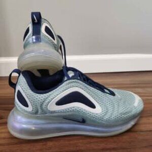 Women's Nike Air Max 720 size 8
